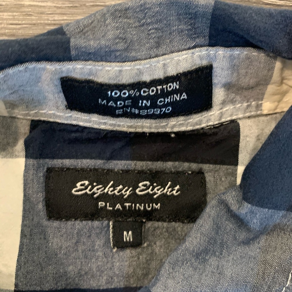 Button up - Picture 2 of 2